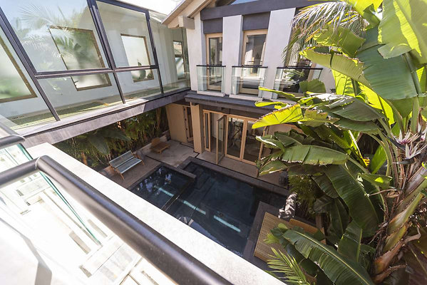 13640 balcony 2