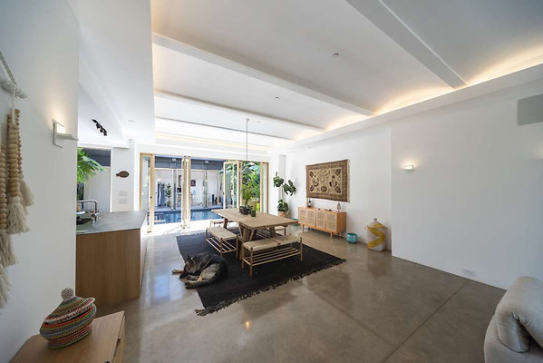 13640 dining 1