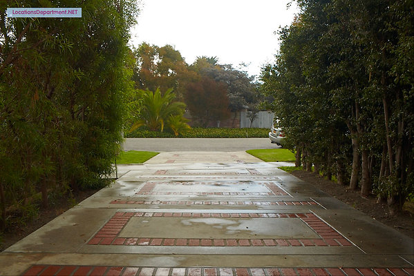LocationsDepartment.Net  Modern Home 333 013