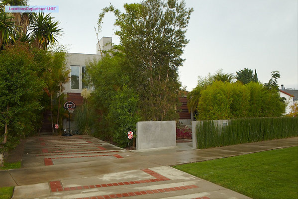 LocationsDepartment.Net  Modern Home 333 001