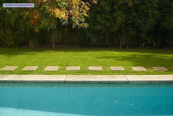 LocationsDepartment.Net  Modern Home 333 077