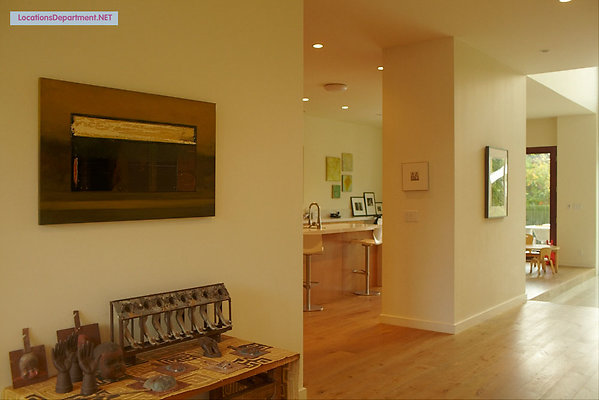 LocationsDepartment.Net  Modern Home 333 031