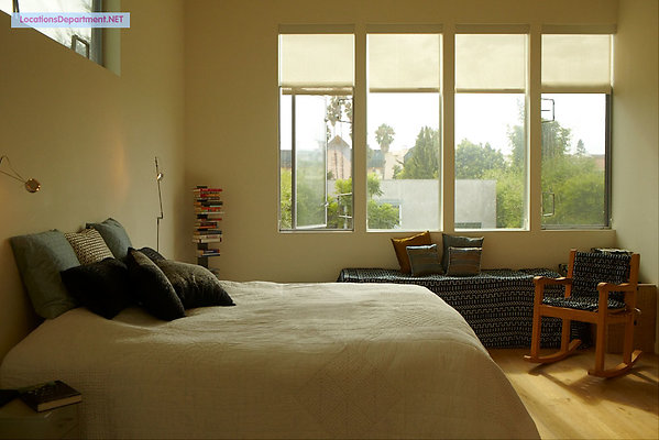 LocationsDepartment.Net  Modern Home 333 099