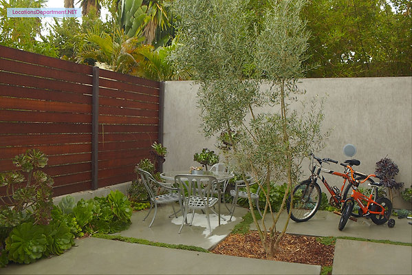 LocationsDepartment.Net  Modern Home 333 014