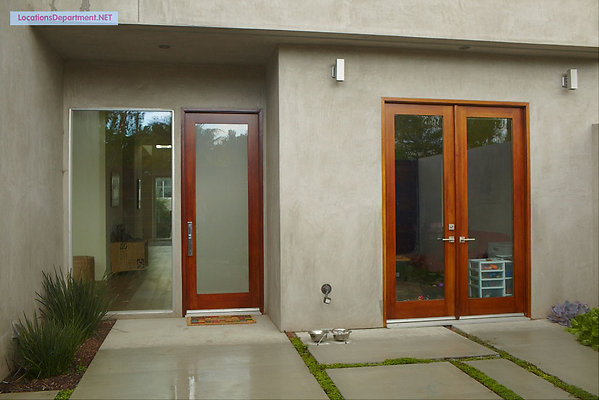 LocationsDepartment.Net  Modern Home 333 022