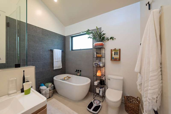 12364 bath 2