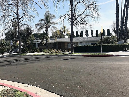 ELAHERE - 02707-West San Fernando Valley
