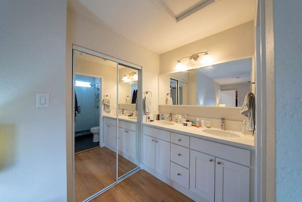 12166 bath 2
