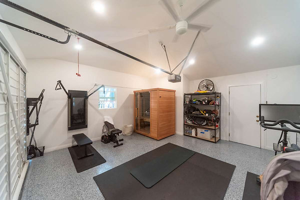 12756 garage 4