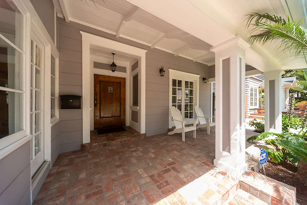 13409 porch 1