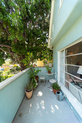 12800 porch 2