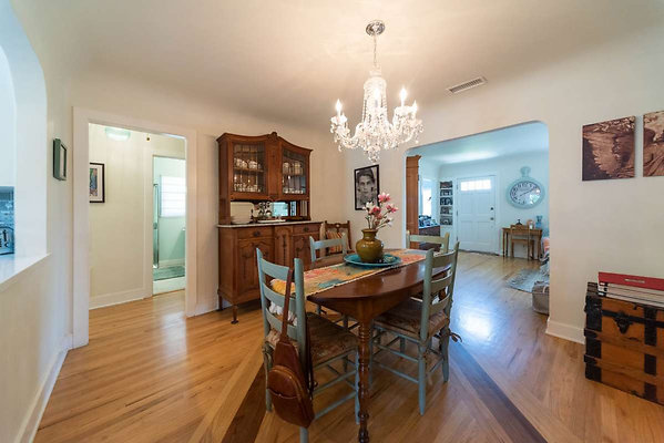 12800 dining 1