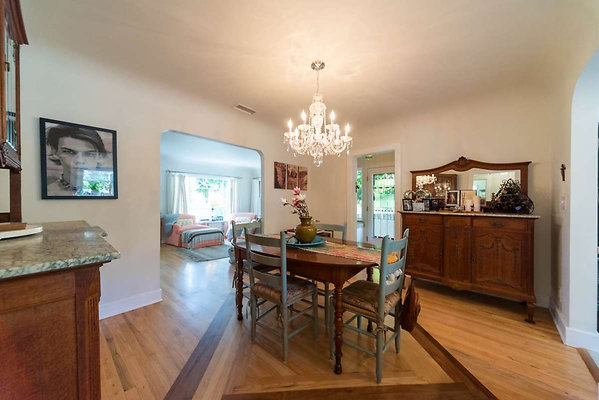12800 dining 4