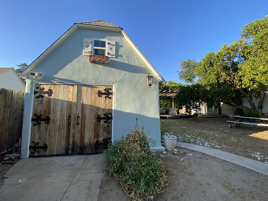12800 garage 1