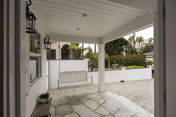 13654 porch 2