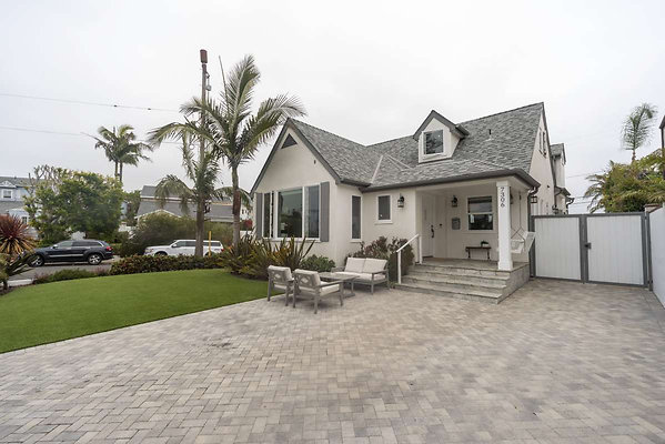 13654 porch 1