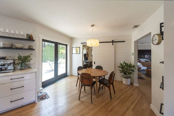 13709 dining 4