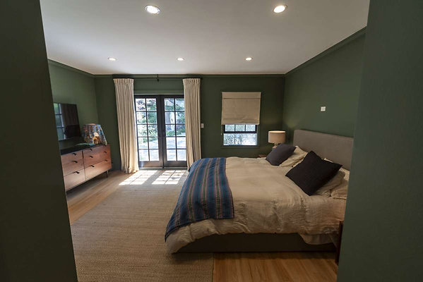 13709 bed 2
