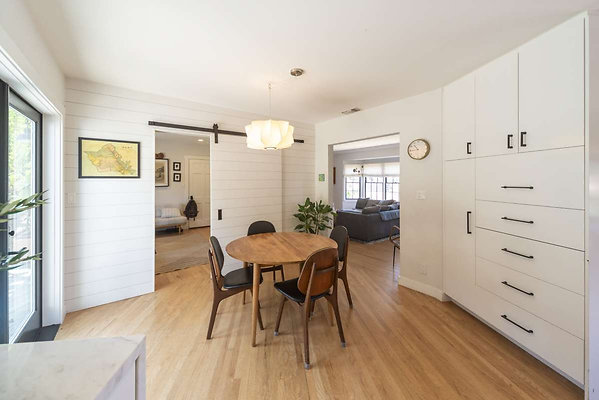 13709 dining 1