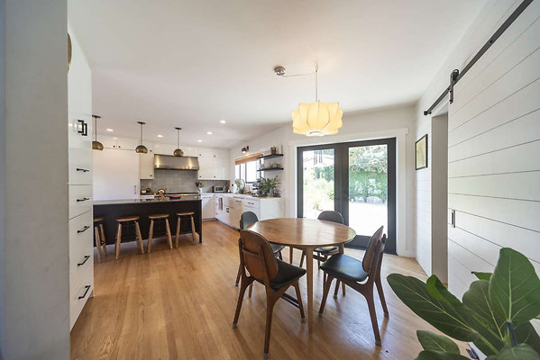 13709 dining 2