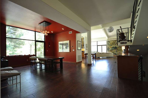 9073 dining 4