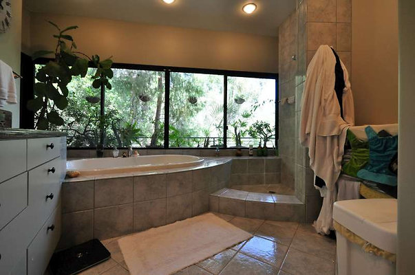 9073 bath 1