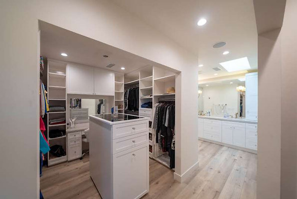 12005 closet 1