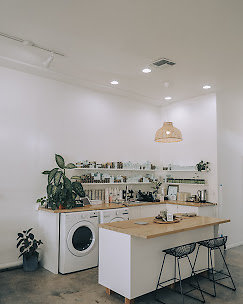 ministry salon details 70