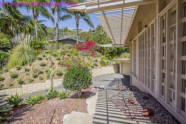 MID CENTURY MODERN HOME 1935-15