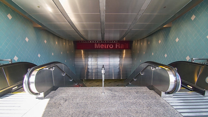Metro HollywoodHighland-Station-02