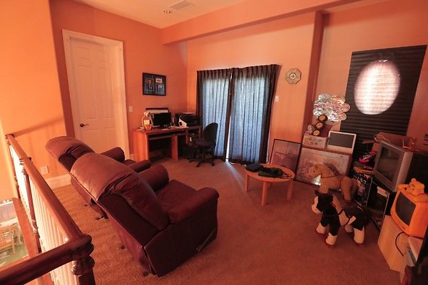 CapEquityNorthridgeHomeWithResortStyleYard60