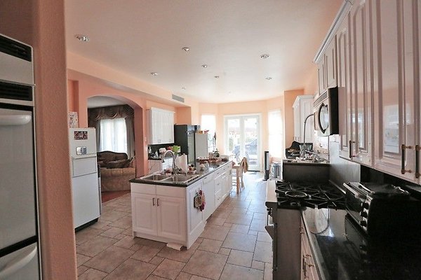 CapEquityNorthridgeHomeWithResortStyleYard39
