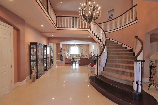 CapEquityNorthridgeHomeWithResortStyleYard45