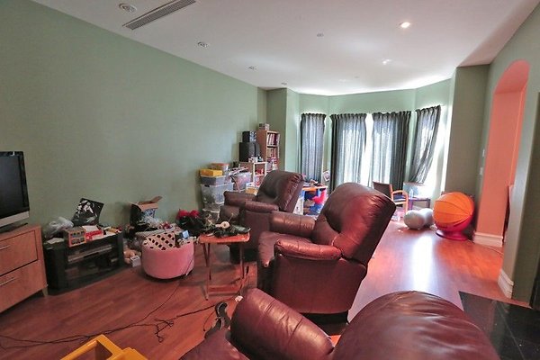 CapEquityNorthridgeHomeWithResortStyleYard52