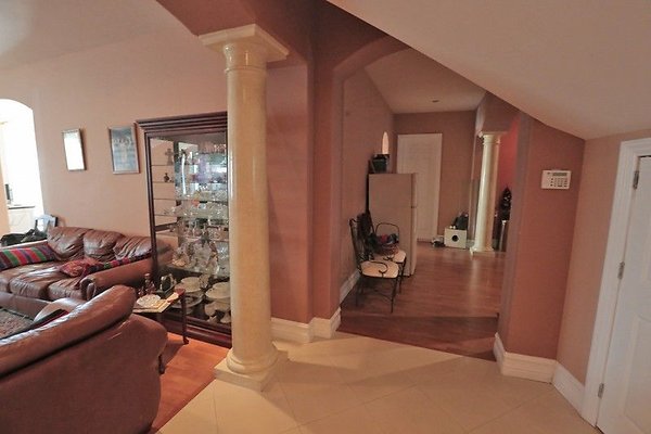 CapEquityNorthridgeHomeWithResortStyleYard48