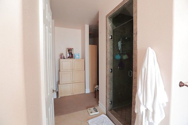 CapEquityNorthridgeHomeWithResortStyleYard72