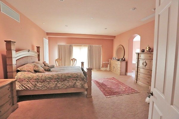 CapEquityNorthridgeHomeWithResortStyleYard68
