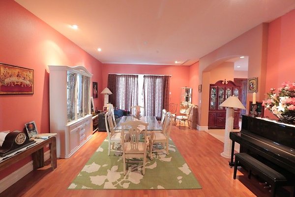 CapEquityNorthridgeHomeWithResortStyleYard40