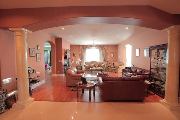 CapEquityNorthridgeHomeWithResortStyleYard47