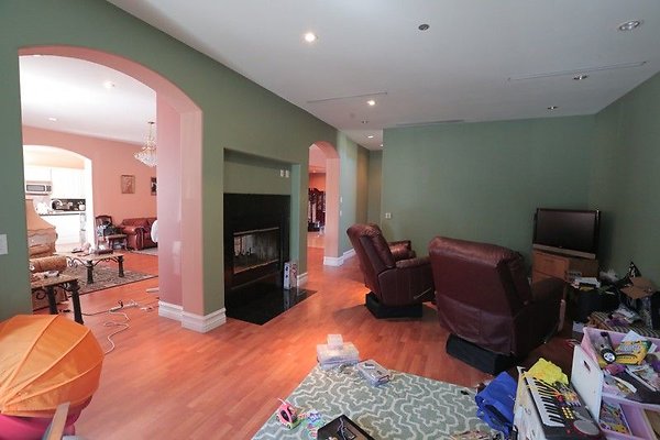 CapEquityNorthridgeHomeWithResortStyleYard53