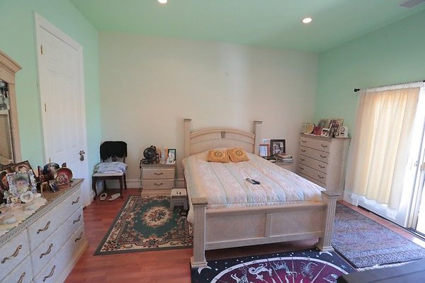 CapEquityNorthridgeHomeWithResortStyleYard83
