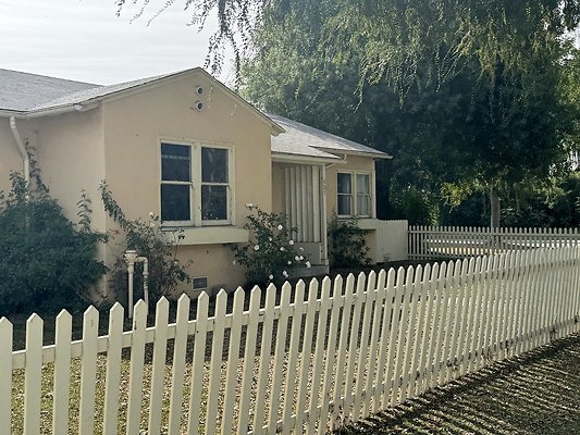 HOUSE 9