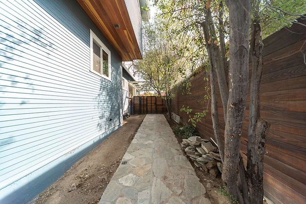 12770 side 1 12770 side 1