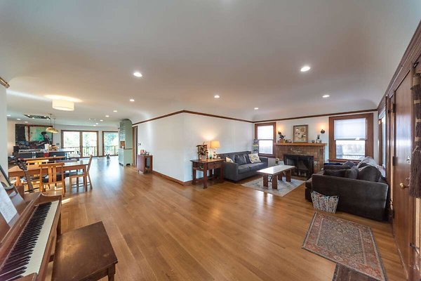 12770 living 1 12770 living 1