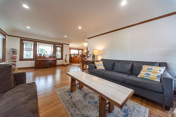 12770 living 5 12770 living 5