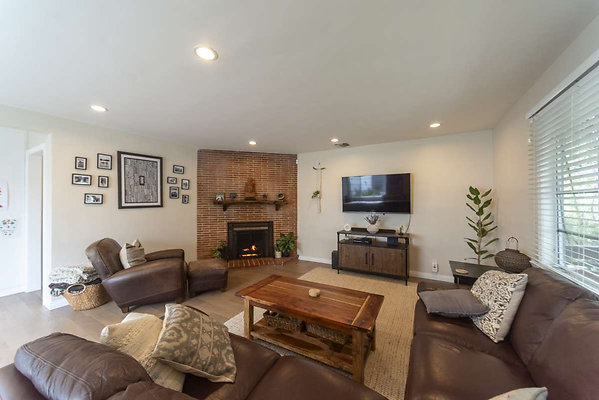 13691 living 2 13691 living 2