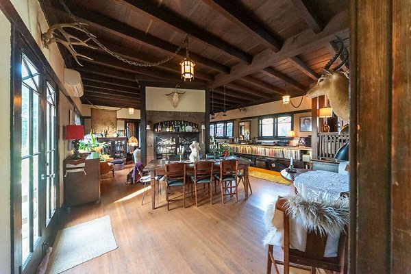 14003 dining 5 14003 dining 5