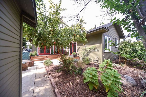 13834 garden 1 13834 garden 1