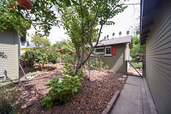 13834 garden 2 13834 garden 2