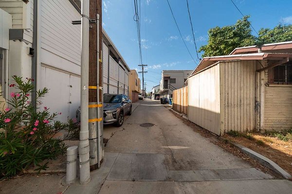 14215 alley 3